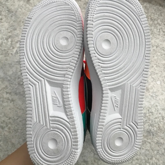 Nike’s - Picture 4 of 4